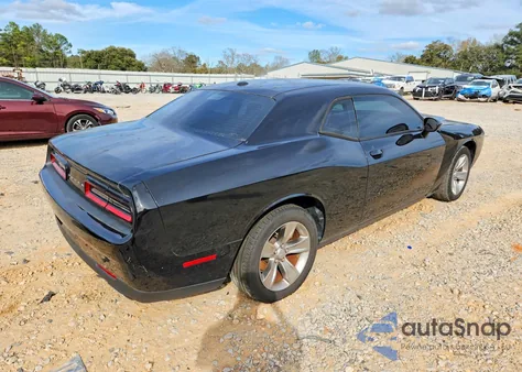 2016 Dodge Challenger Sxt z USA, uszkodzony, nr VIN 2C3CDZAG3GH107362